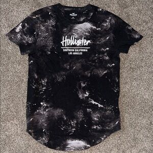 Hollister Monochrome Swirl Tee